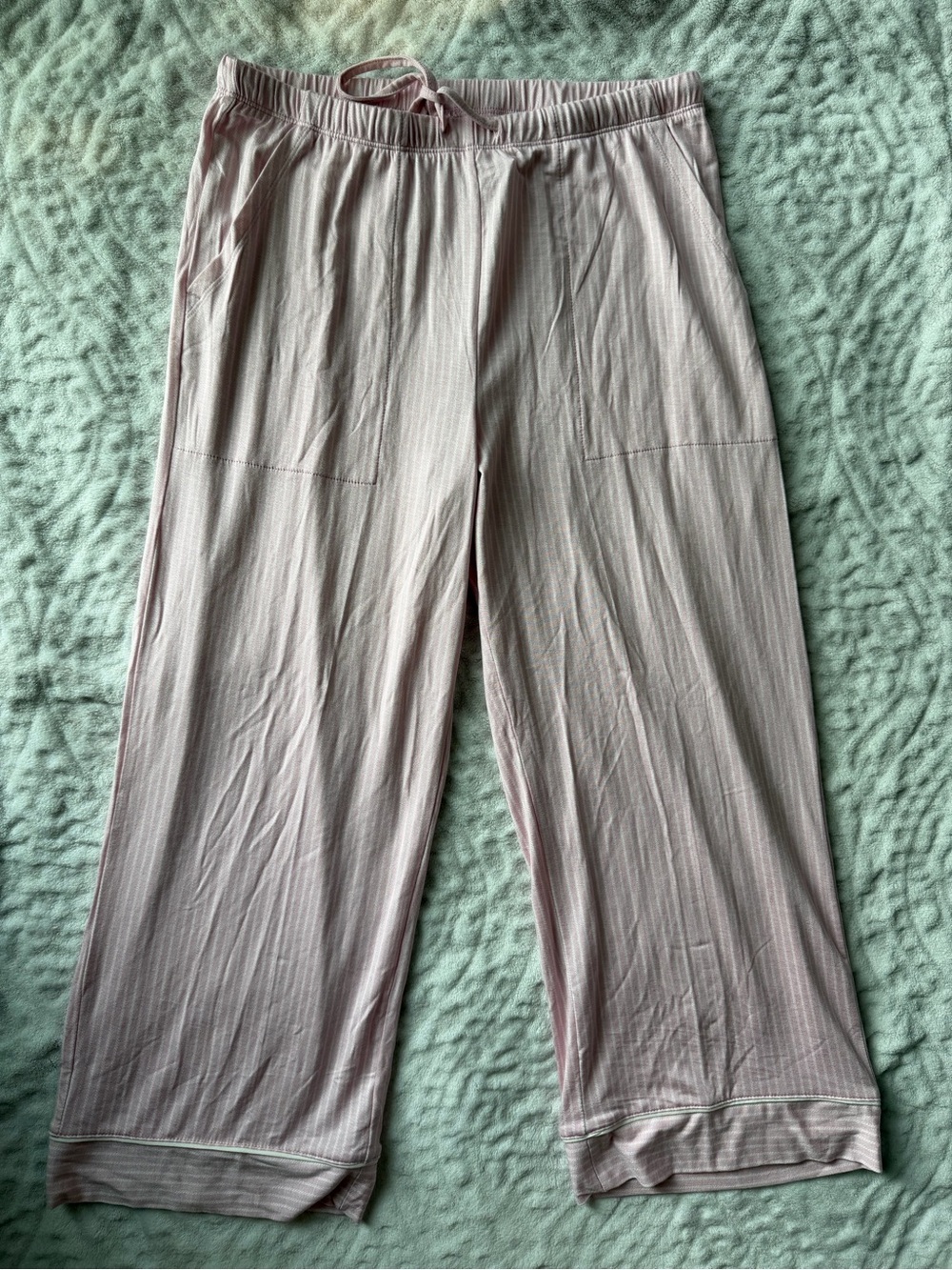 NWT Auden Women’s Cloud Knit Modal Short Sleeve and Capri Pants Pajama Set | S - Picture 7 of 9